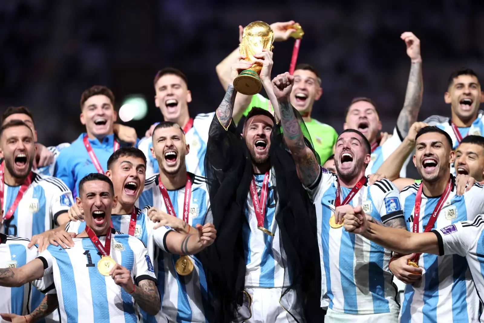 Em final histórica, Argentina vence a França e conquista o tri da Copa do Mundo